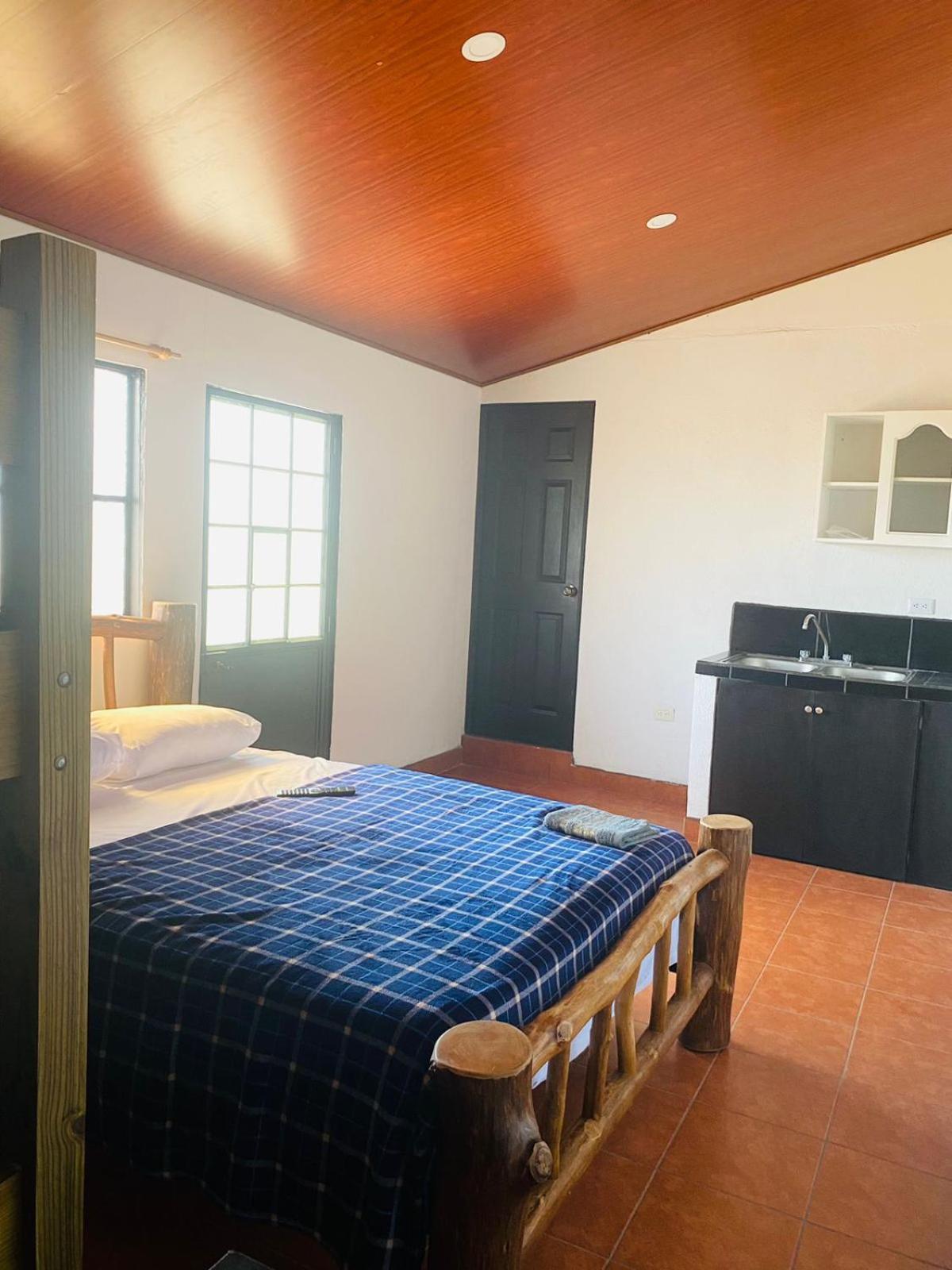 Hostal 17-52 グアテマラシティ エクステリア 写真