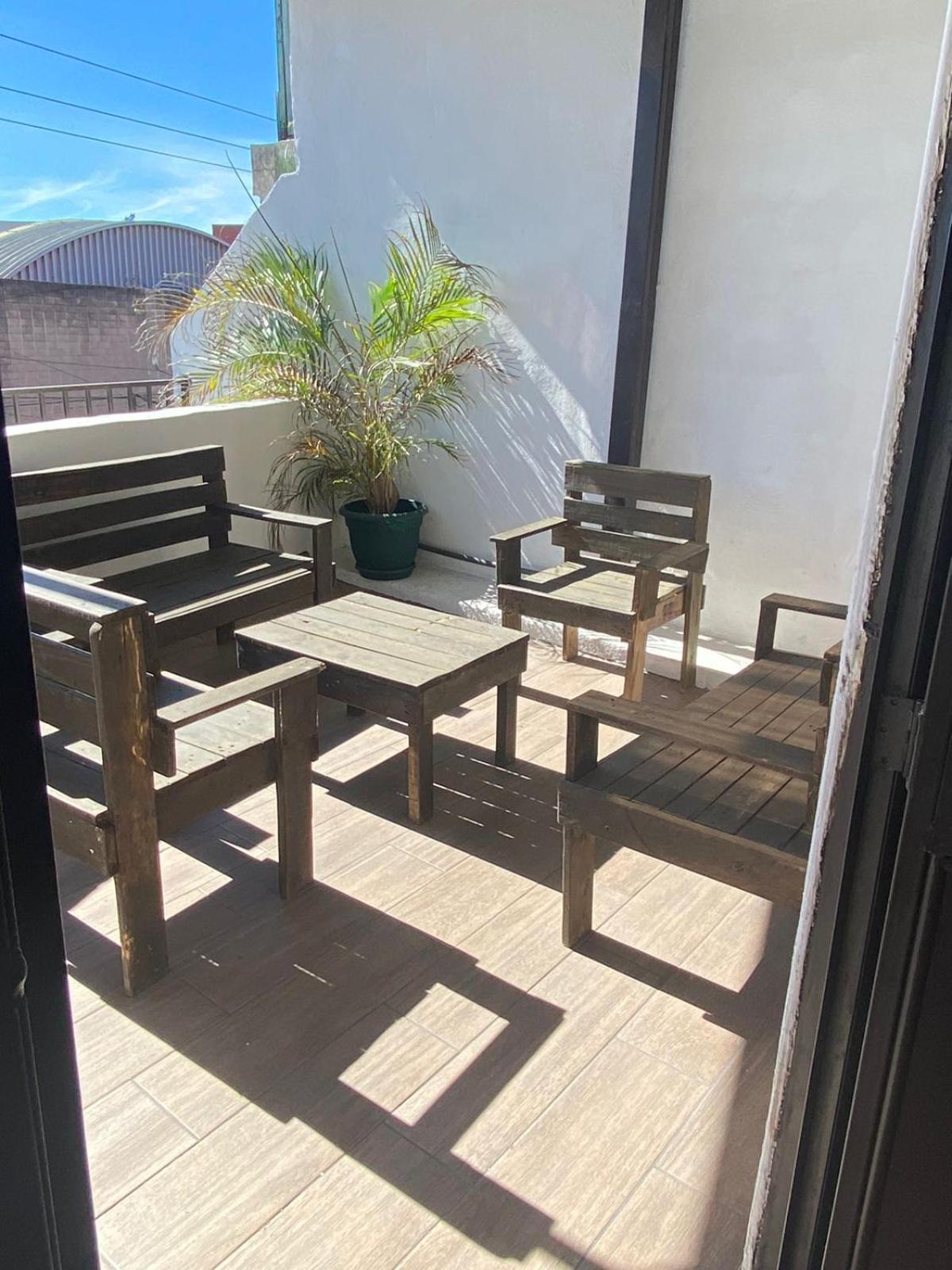 Hostal 17-52 グアテマラシティ エクステリア 写真