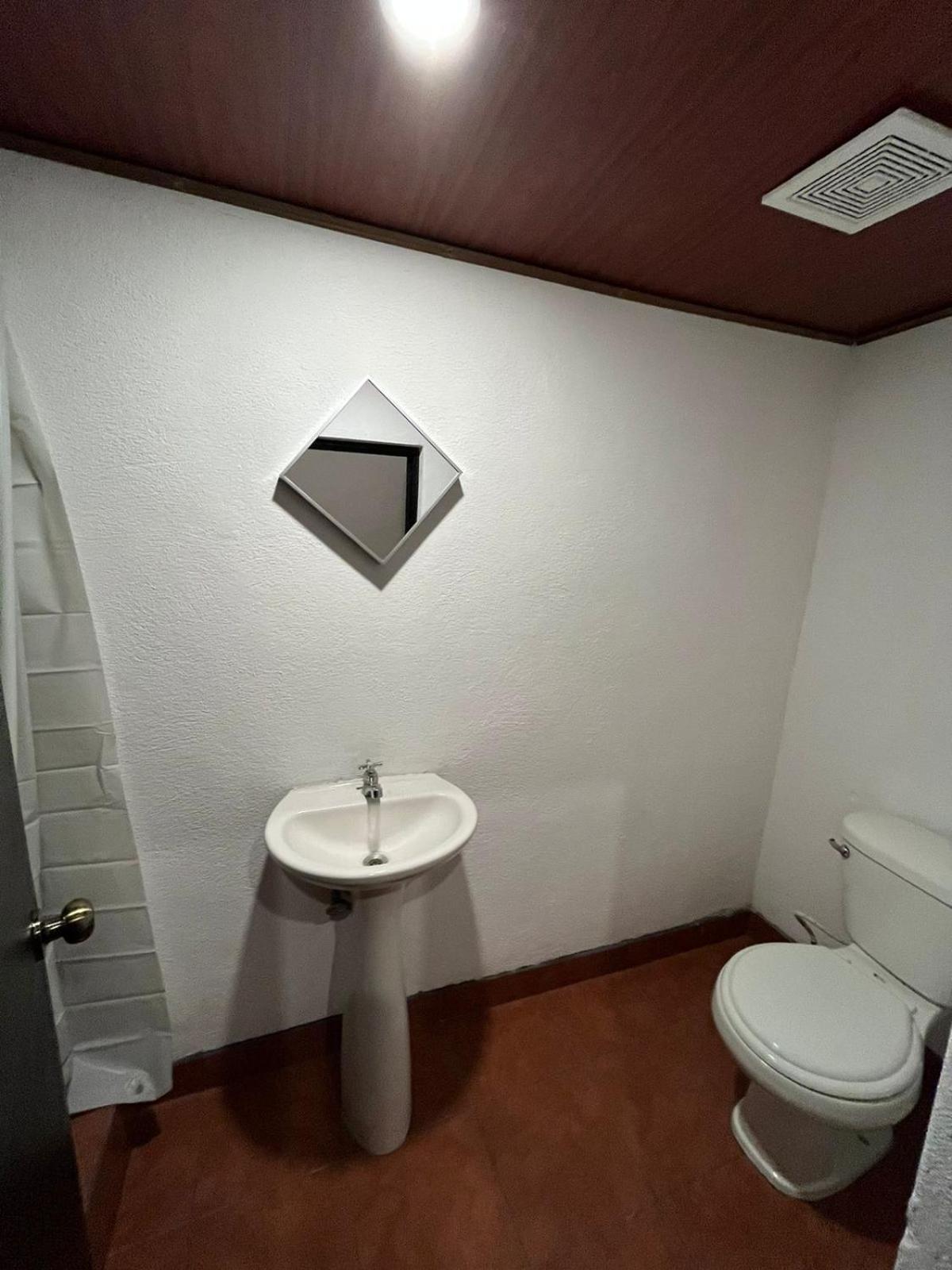 Hostal 17-52 グアテマラシティ エクステリア 写真