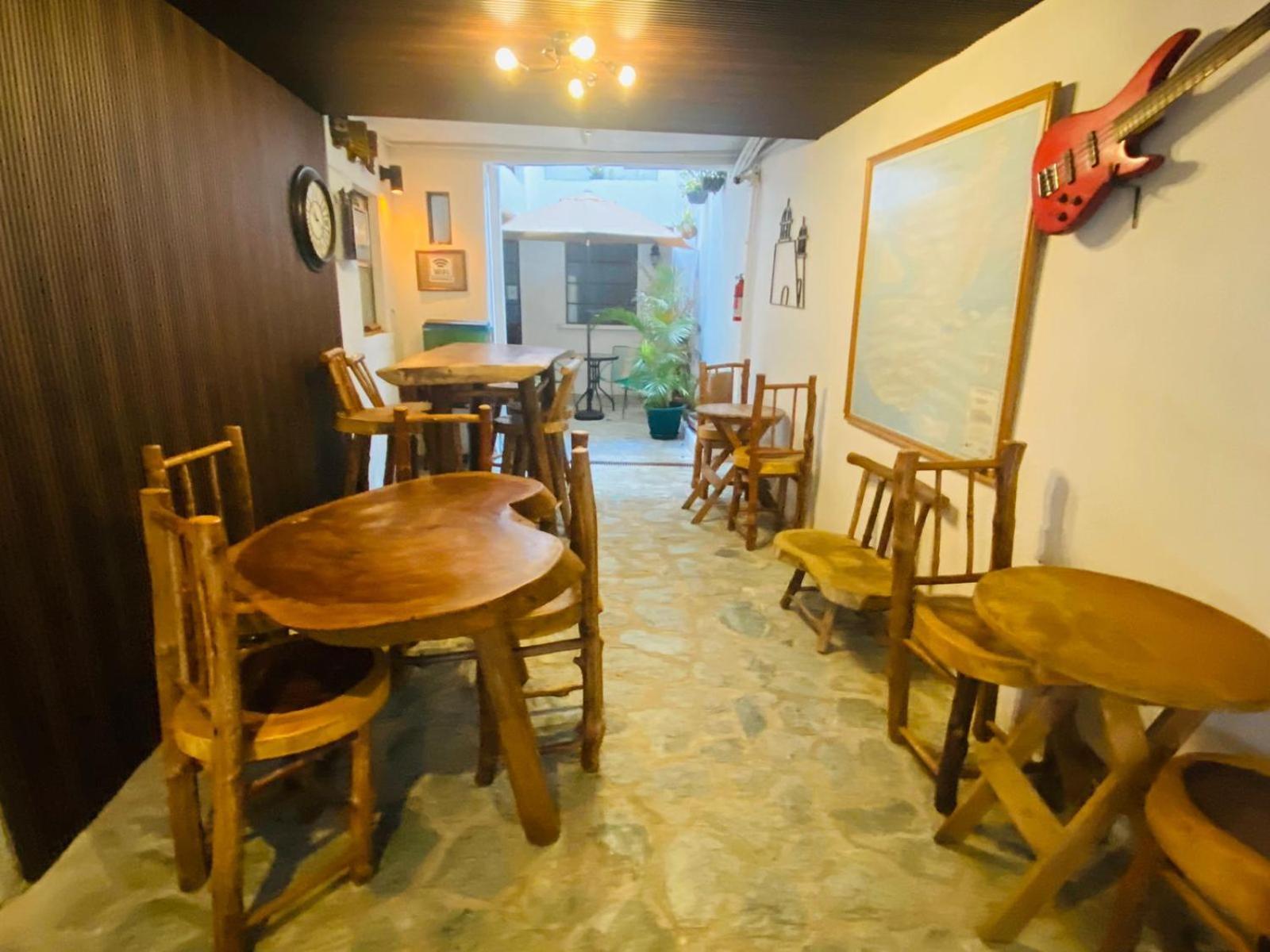 Hostal 17-52 グアテマラシティ エクステリア 写真