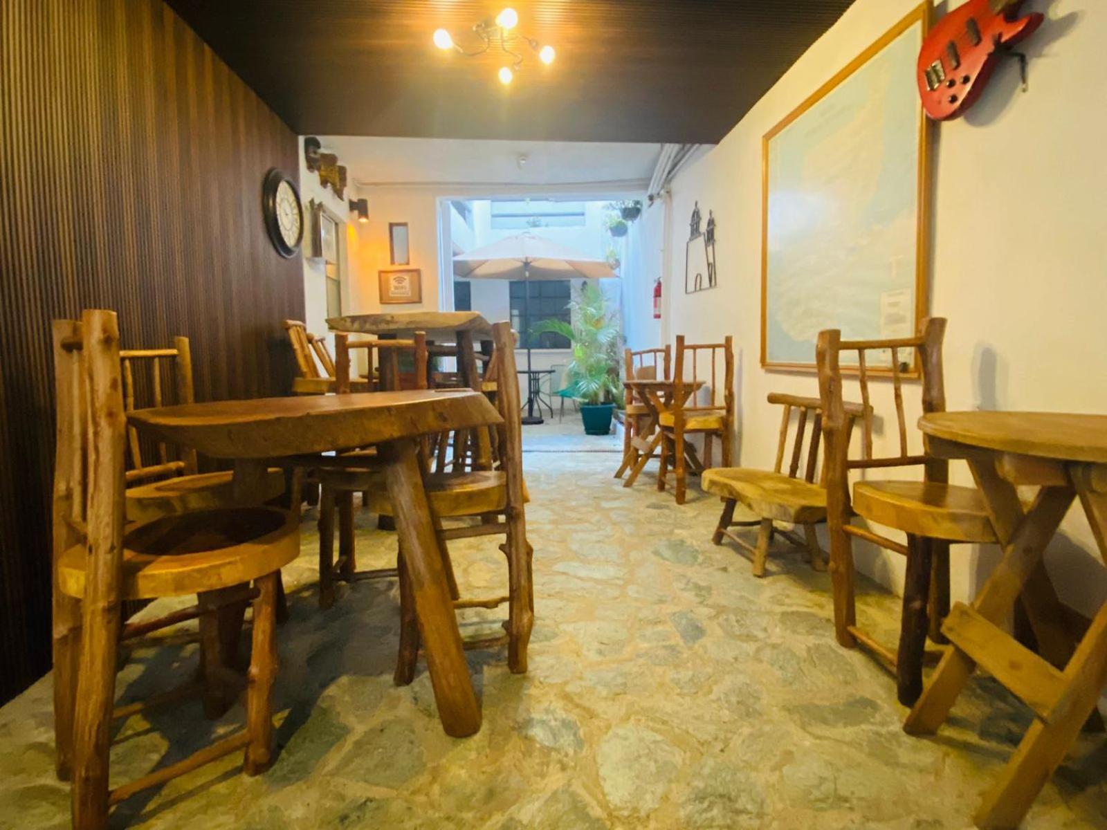 Hostal 17-52 グアテマラシティ エクステリア 写真