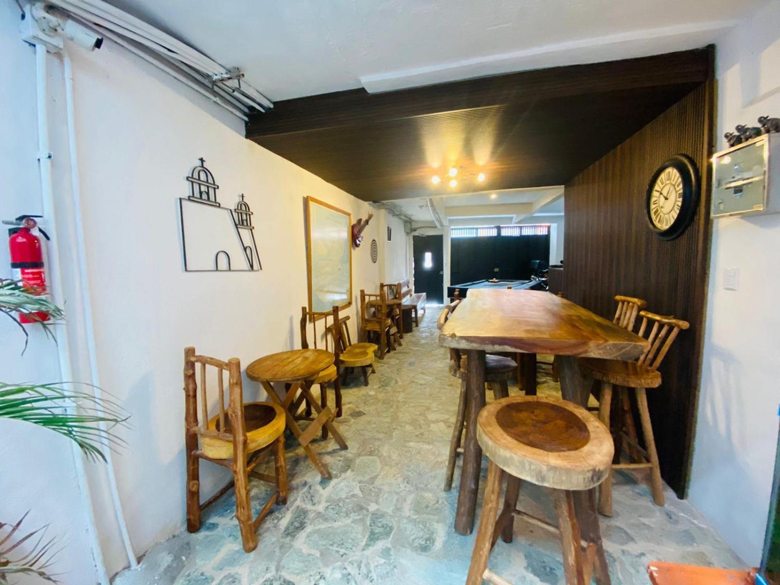 Hostal 17-52 グアテマラシティ エクステリア 写真