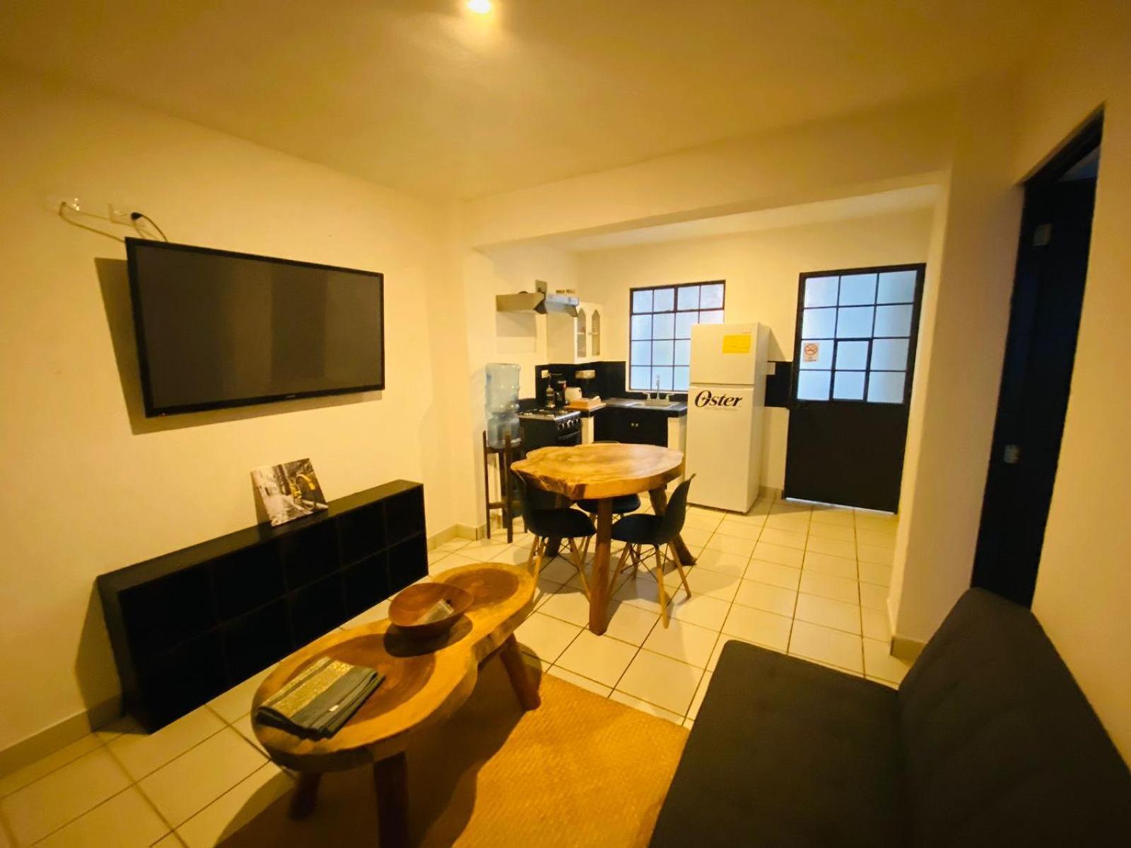 Hostal 17-52 グアテマラシティ エクステリア 写真