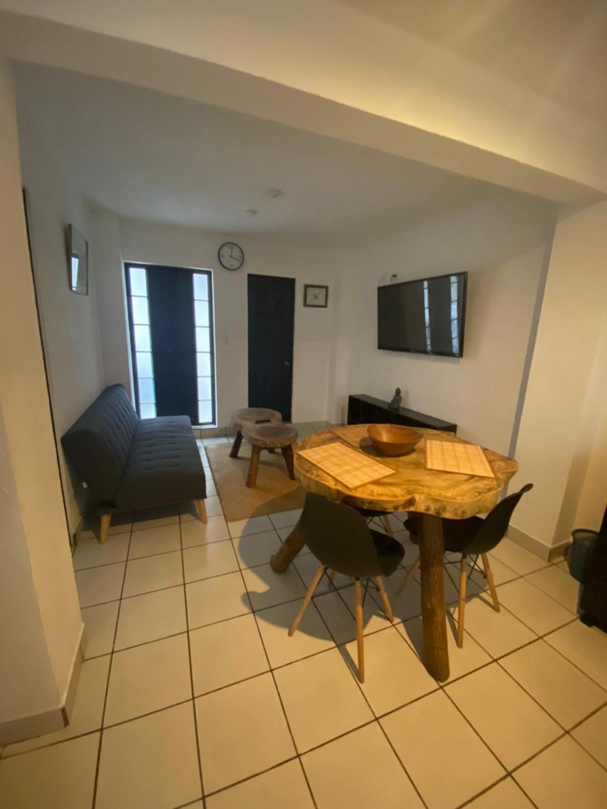 Hostal 17-52 グアテマラシティ エクステリア 写真