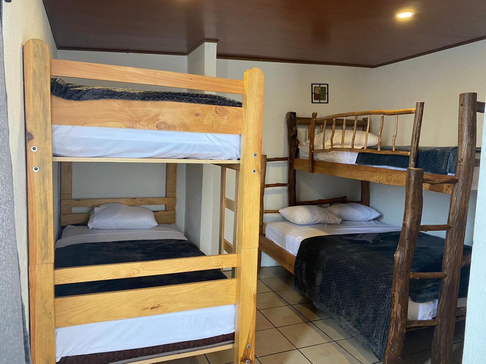 Hostal 17-52 グアテマラシティ エクステリア 写真