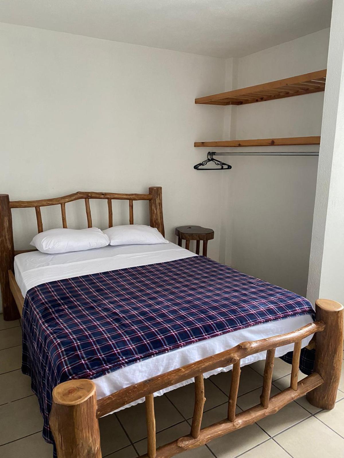 Hostal 17-52 グアテマラシティ エクステリア 写真