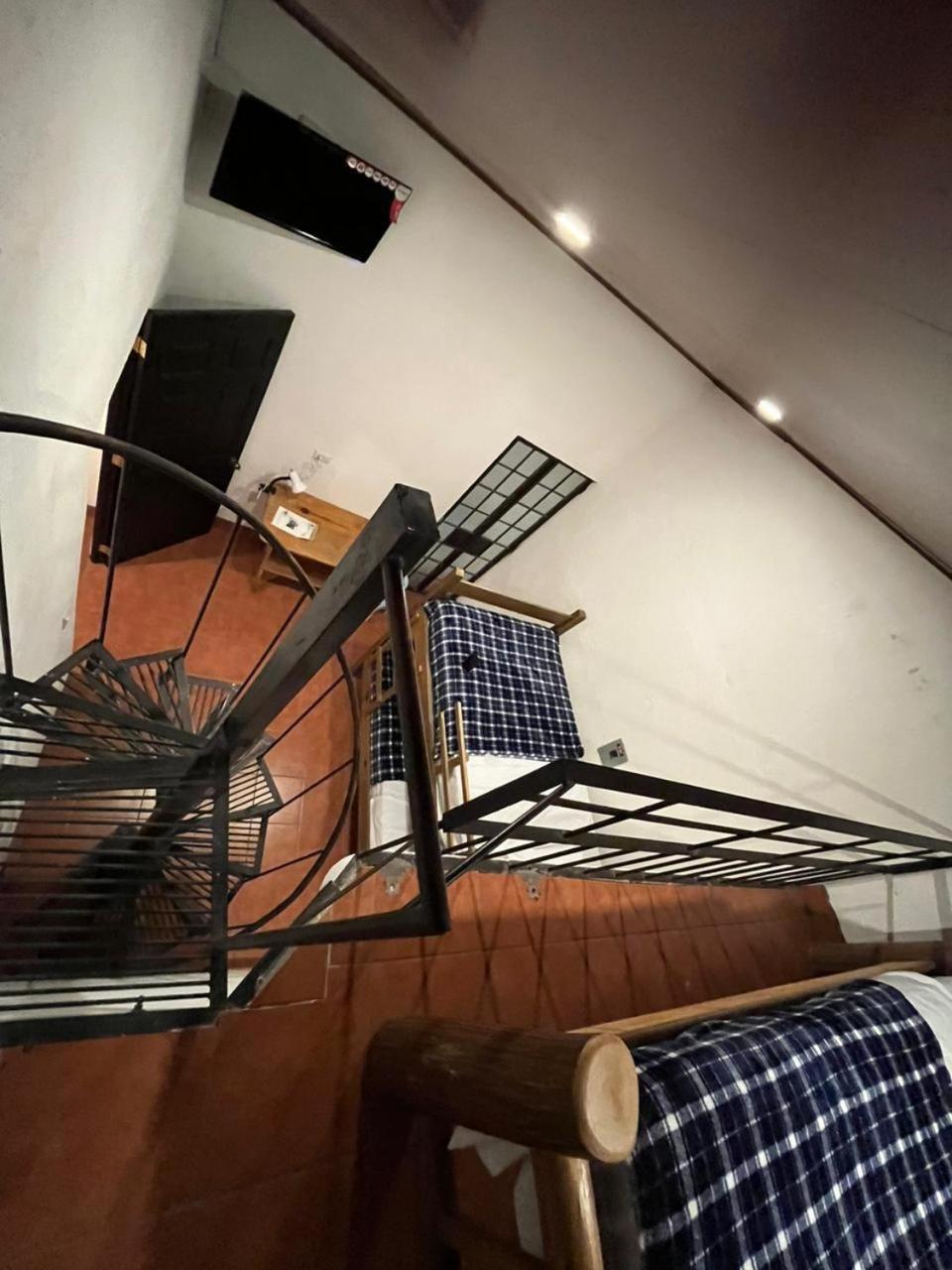 Hostal 17-52 グアテマラシティ エクステリア 写真