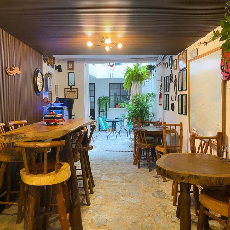 Hostal 17-52 グアテマラシティ エクステリア 写真