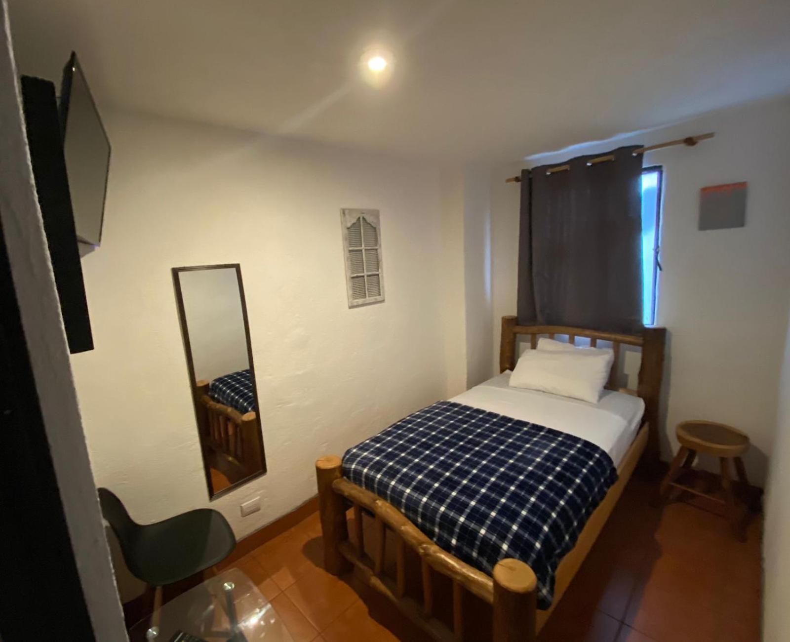 Hostal 17-52 グアテマラシティ エクステリア 写真